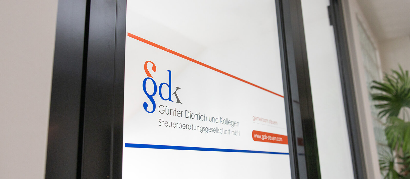 Büroeingang, Günter Dietrich und Kollegen Steuerberatungsgesellschaft mbH